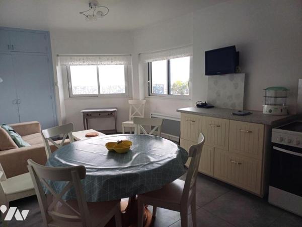 A VENDRE A Saint-Gilles-Croix-de-Vie - Maison en front de mer sur jardin 362m2