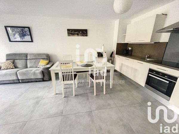 Appartement 3 pièces de 61 m² à Combs-la-Ville (77380)
