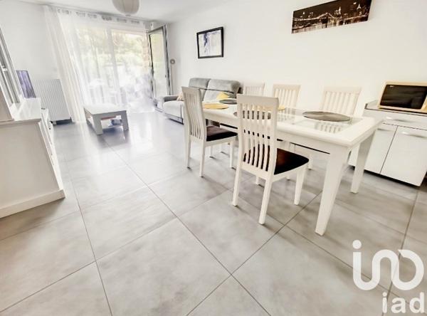 Appartement 3 pièces de 61 m² à Combs-la-Ville (77380)