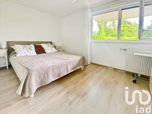 Appartement 3 pièces de 61 m² à Combs-la-Ville (77380)