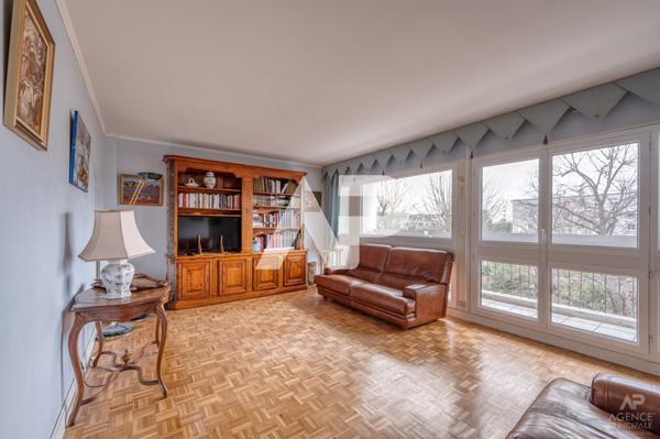 Appartement Rueil Malmaison 4 pièce(s) 75 m² 364 000 € **  - Référence  19887
