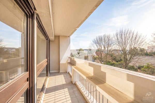 Appartement Rueil Malmaison 4 pièce(s) 75 m² 364 000 € **  - Référence  19887