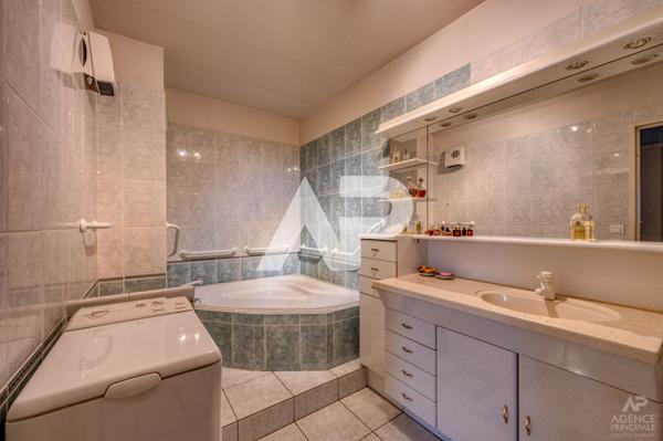 Appartement Rueil Malmaison 4 pièce(s) 75 m² 364 000 € **  - Référence  19887