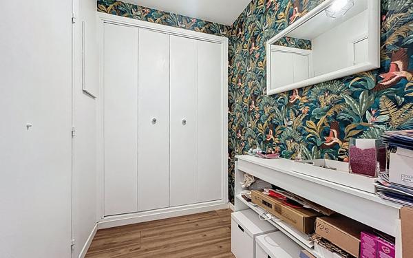 Appartement à vendre    2 pièces • 49 m2 Fréjus