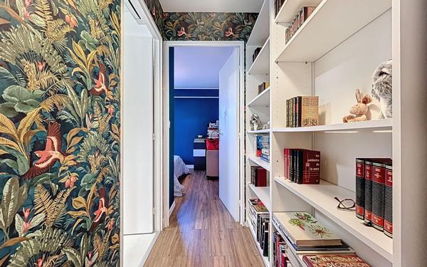 Appartement à vendre    2 pièces • 49 m2 Fréjus