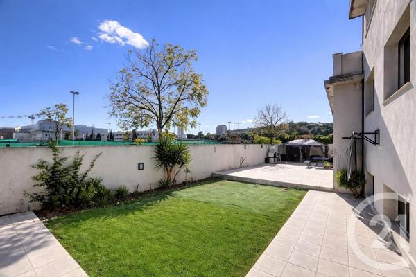 Maison à vendre  10 pièces - 207 m2 ANTIBES - 06