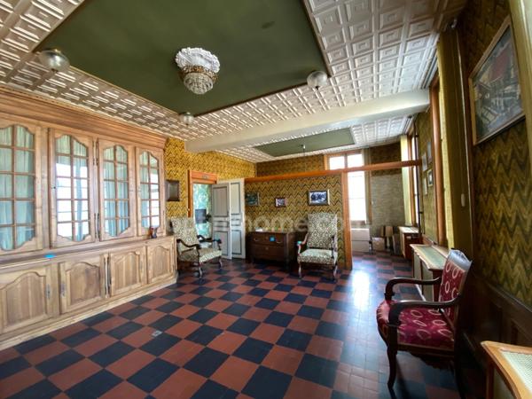 Très belle maison de 8 pièces CREPY (02)