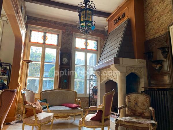 Très belle maison de 8 pièces CREPY (02)