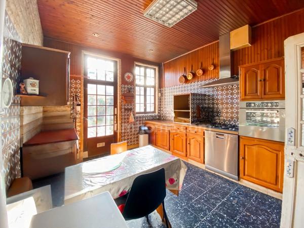 Très belle maison de 8 pièces CREPY (02)