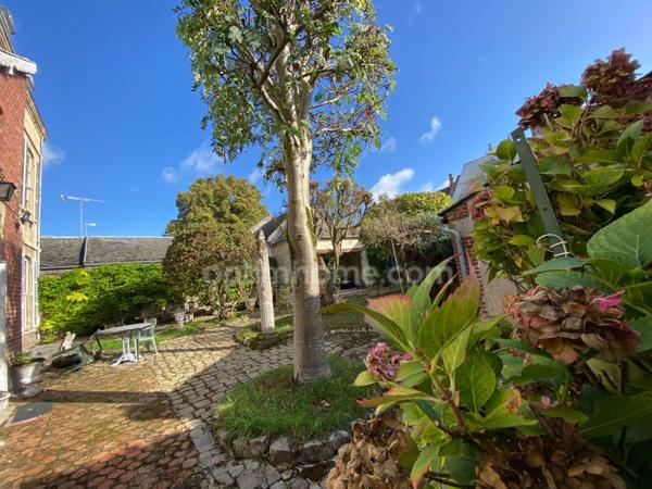 Très belle maison de 8 pièces CREPY (02)