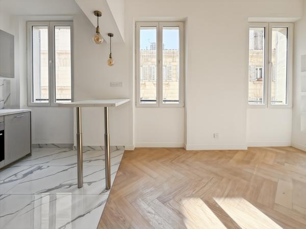 Marseille (13001) 2 pièces 29m² rénové avec climatisation Rue Glandevès Proximité Vieux-Port