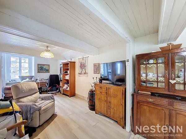 A Vendre Maison de ville en pierre avec cour intérieure au centre de Mézin