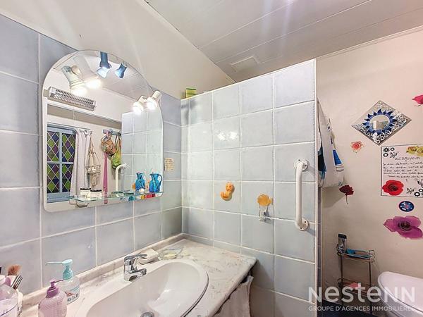 A Vendre Maison de ville en pierre avec cour intérieure au centre de Mézin