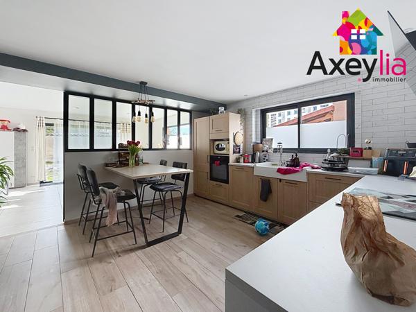 Roanne (42300) A VENDRE - ROANNE PROCHE CENTRE VILLE- MAISON RÉNOVÉE AVEC BELLES PRESTATIONS, TERRAIN ET EXTÉRIEUR À TERMINER