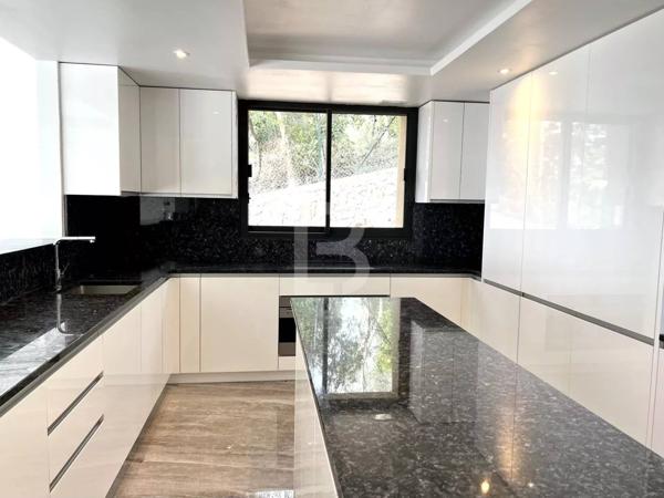 Villa contemporaine de 10 pièces avec vue mer panoramique à vendre à Mougins