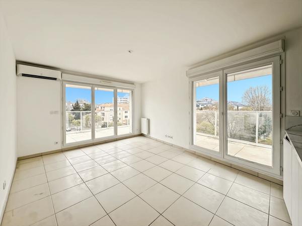 Appartement avec terrasse 4 Pièces à Vendre à Marseille - Quartier Michelet