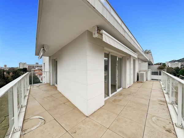 Appartement avec terrasse 4 Pièces à Vendre à Marseille - Quartier Michelet