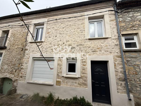 EXCEPTIONNEL UN LOT INDISSOCIABLE DE 2 MAISONS EN CENTRE VILLE DE VENEUX LES SABLONS (3 chambres et la 2nd 1 chambre)