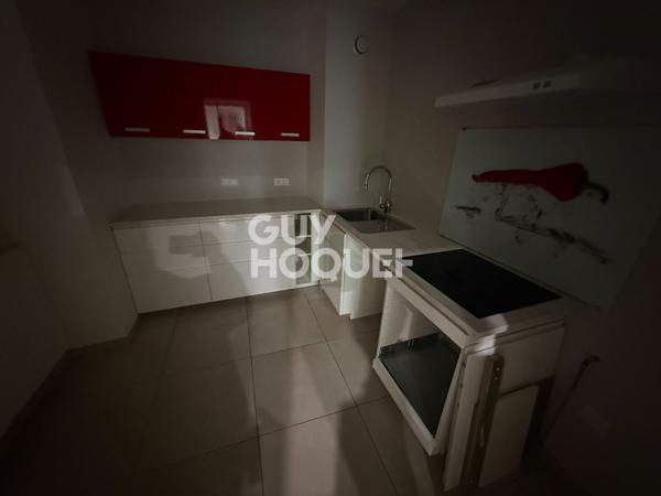 EXCEPTIONNEL UN LOT INDISSOCIABLE DE 2 MAISONS EN CENTRE VILLE DE VENEUX LES SABLONS (3 chambres et la 2nd 1 chambre)