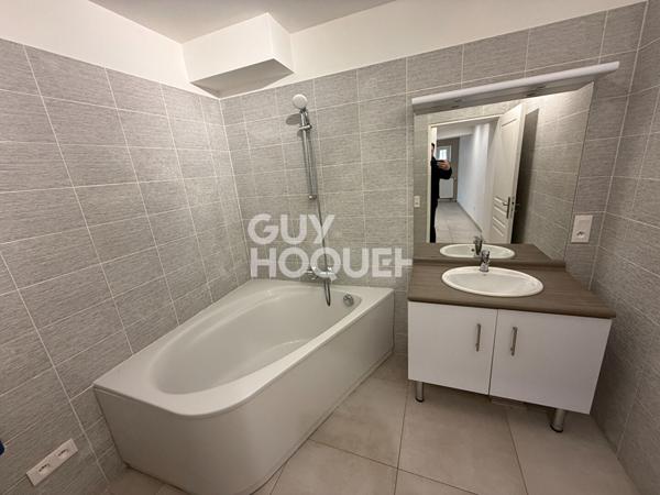 EXCEPTIONNEL UN LOT INDISSOCIABLE DE 2 MAISONS EN CENTRE VILLE DE VENEUX LES SABLONS (3 chambres et la 2nd 1 chambre)