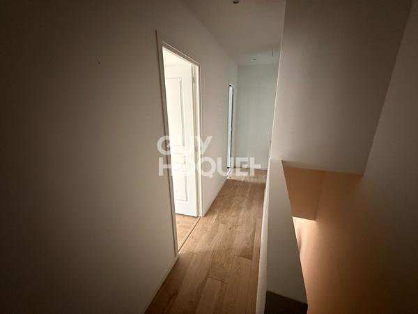 EXCEPTIONNEL UN LOT INDISSOCIABLE DE 2 MAISONS EN CENTRE VILLE DE VENEUX LES SABLONS (3 chambres et la 2nd 1 chambre)