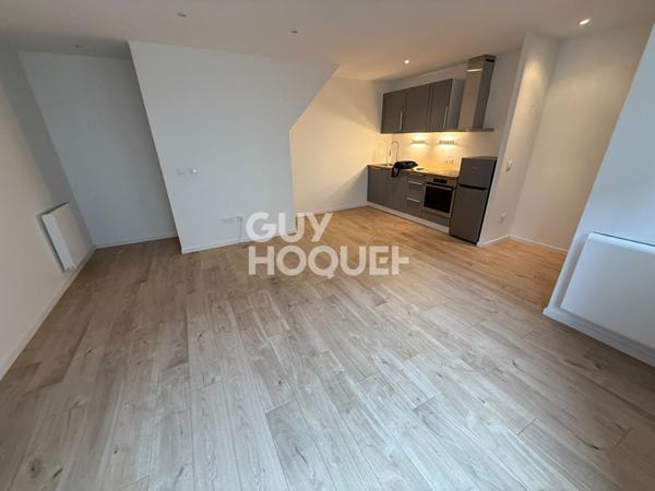 EXCEPTIONNEL UN LOT INDISSOCIABLE DE 2 MAISONS EN CENTRE VILLE DE VENEUX LES SABLONS (3 chambres et la 2nd 1 chambre)