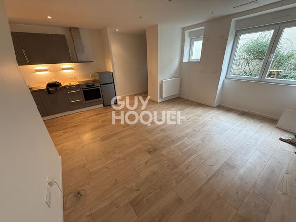 EXCEPTIONNEL UN LOT INDISSOCIABLE DE 2 MAISONS EN CENTRE VILLE DE VENEUX LES SABLONS (3 chambres et la 2nd 1 chambre)