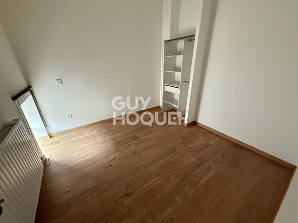 EXCEPTIONNEL UN LOT INDISSOCIABLE DE 2 MAISONS EN CENTRE VILLE DE VENEUX LES SABLONS (3 chambres et la 2nd 1 chambre)