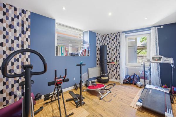 Maison
         8 pièces
        - 218 m² Exclusivité 318 000 € *