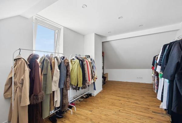 Maison
         8 pièces
        - 218 m² Exclusivité 318 000 € *