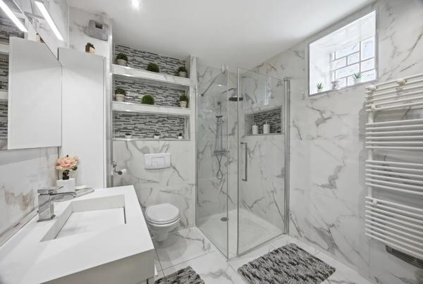 Maison
         8 pièces
        - 218 m² Exclusivité 318 000 € *