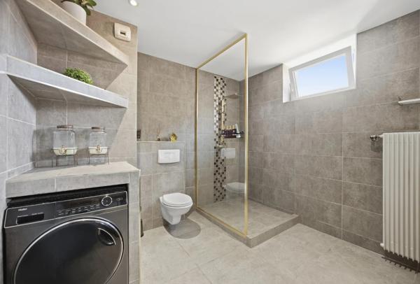 Maison
         8 pièces
        - 218 m² Exclusivité 318 000 € *