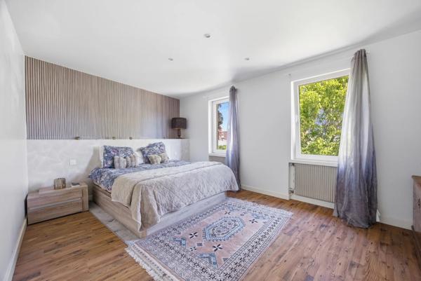 Maison
         8 pièces
        - 218 m² Exclusivité 318 000 € *