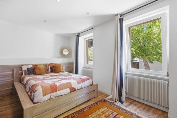 Maison
         8 pièces
        - 218 m² Exclusivité 318 000 € *