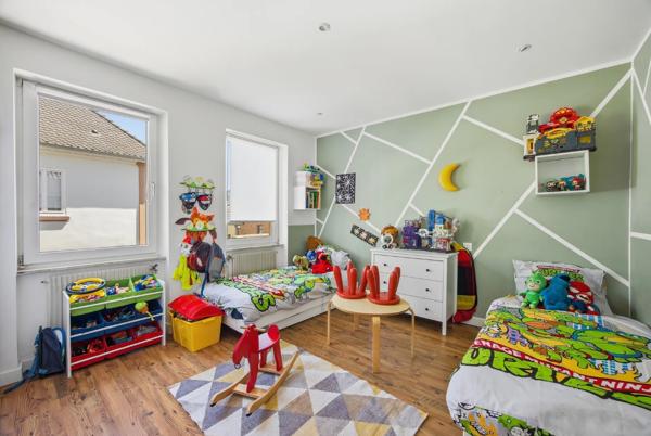 Maison
         8 pièces
        - 218 m² Exclusivité 318 000 € *