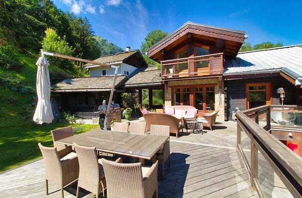 Spacieux chalet avec piscine aux Houches