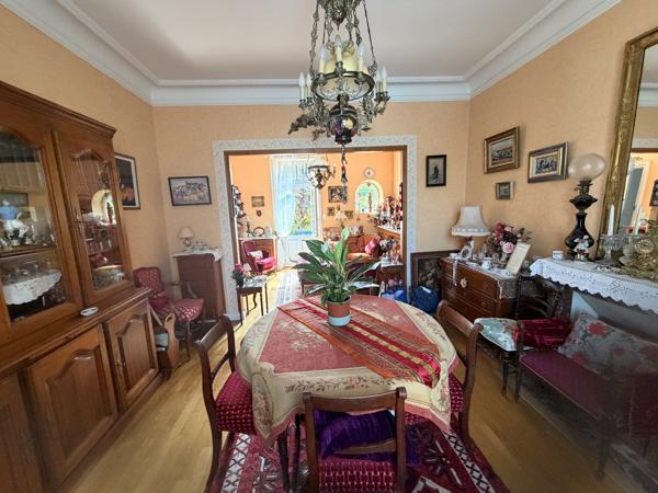 – MAISON DE CARACTÈRE DE CHARME AVEC JARDIN CLOS DE MURS