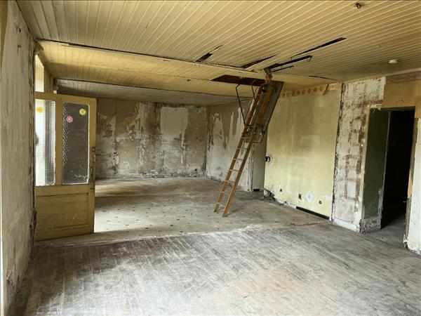 Maison à vendre |  Saint-Astier |  1 pièce | 80 m²