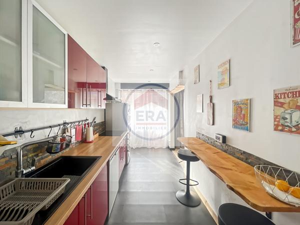 APPARTEMENT 4 PIECES TRAVERSANT DE 80M², COEUR DE VILLE