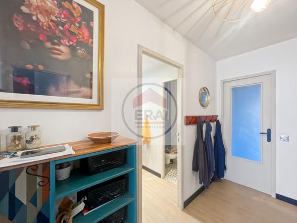 APPARTEMENT 4 PIECES TRAVERSANT DE 80M², COEUR DE VILLE