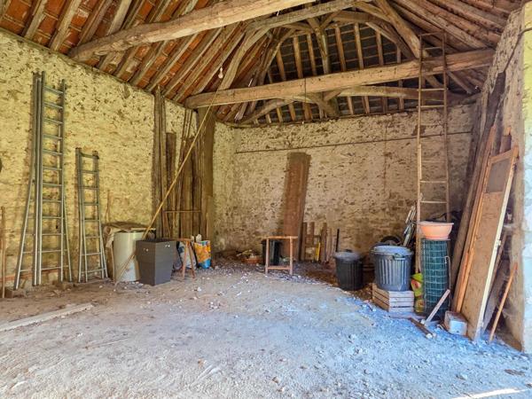 Jolie maison ancienne avec dépendances !