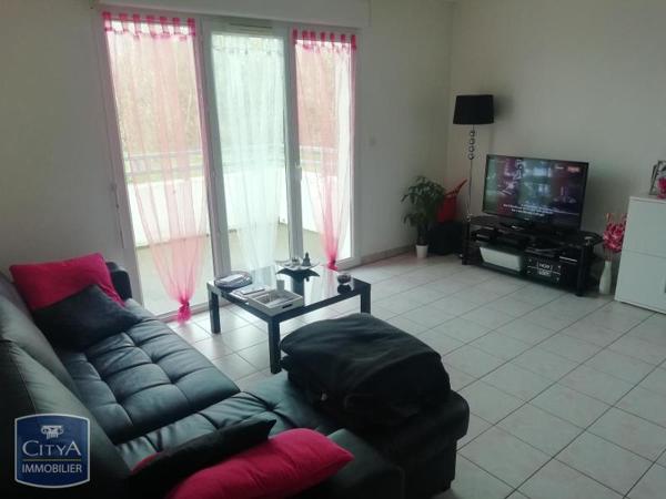 Appartement à louer 2 pièces 43.96m² Tonnay-Charente (17430)