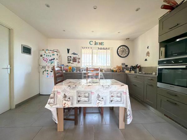 À VENDRE EN EXCLUSIVITE 13610 LE PUY SAINTE REPARADE MAISON PLAIN PIED TYPE 4 PIECES D'ENVIRON 87M² AVEC JARDIN