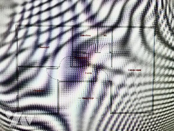 TOURS 
Rue Richelieu- Rue des Halles
Proximité immédiate du tramway
9 minutes à pied de la gare