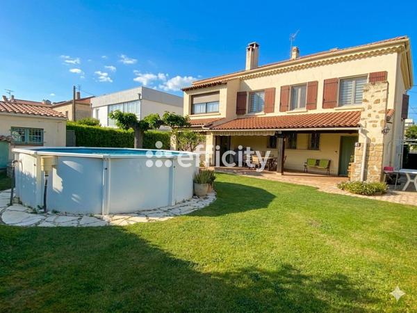 Maison
         5 pièces
        - 122 m² 360 000 € *