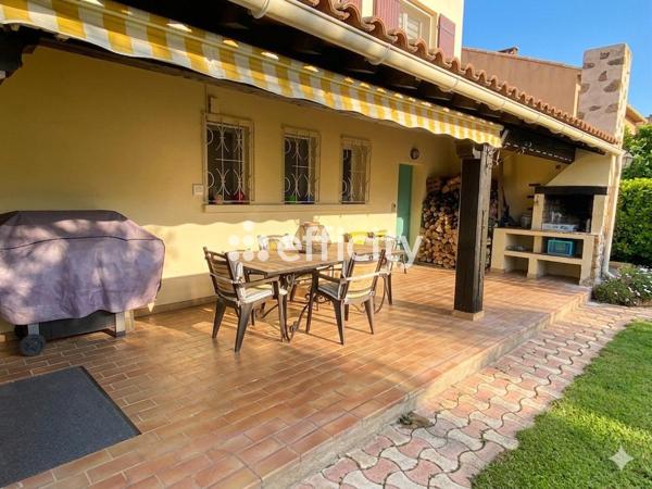 Maison
         5 pièces
        - 122 m² 360 000 € *