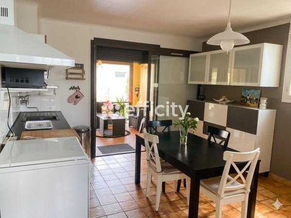 Maison
         5 pièces
        - 122 m² 360 000 € *
