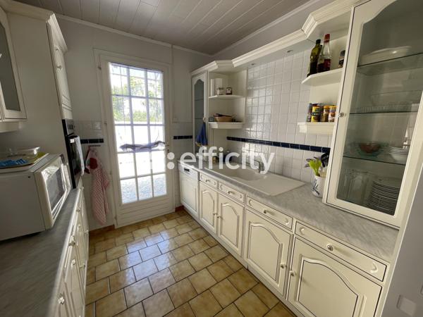 Maison
         5 pièces
        - 102 m² Exclusivité 469 000 € *