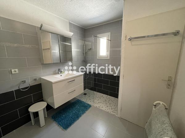 Maison
         5 pièces
        - 102 m² Exclusivité 469 000 € *