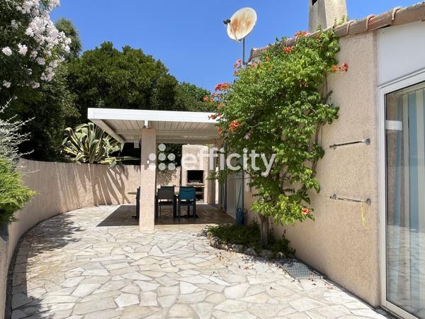 Maison
         5 pièces
        - 102 m² Exclusivité 469 000 € *